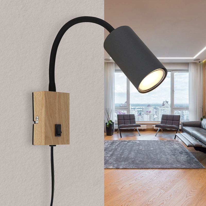 Kovová designová nástěnná lampa do zásuvky černá, Roelof, s vypínačem Kovová designová nástěnná lampa do zásuvky černá, Roelof, s vypínačem