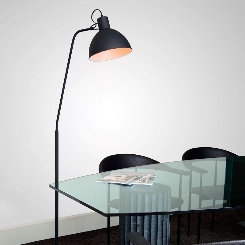 Černá stojací čtecí lampa moderní, Shadi, s vypínačem