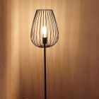 Kovová moderní stojací lampa černá, Kitana, s vypínačem