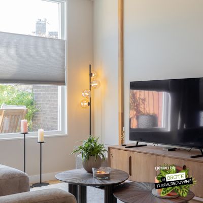 Designová stojací lampa jantarová, Remo, s vypínačem