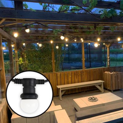 25m řetězová lampa s 50 mléčně bílými žárovkami
